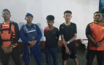 Tim Polairud dan Basarnas Ketapang evakuasi nelayan kapal bocor di Kuala Pendek