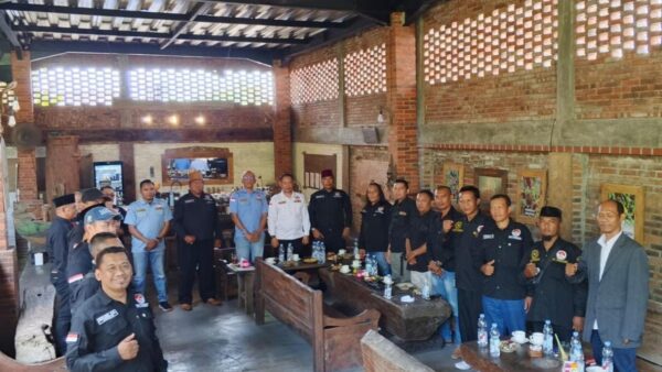 Ketua Umum GPN-08 H. Safrin Sofyan dan jajaran pengurus DPP serta DPC Pasuruan Raya saat kunjungan kerja dan silaturahmi.