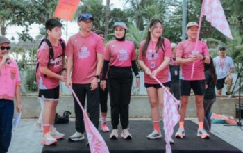Gubernur Lampung Rahmat Mirzani Djausal berpartisipasi dalam Pinktober Run 2025 di Pesawaran