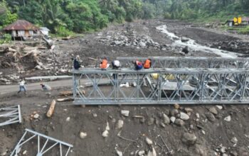 Pemasangan Jembatan Bailey Nagekeo oleh Kementerian PU dan BPJN NTT