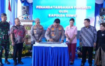 Kapolda Sumut Irjen Pol Whisnu Hermawan meresmikan SPPG Polres Pematangsiantar di Siantar Timur.