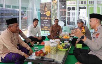 Kapolres Ketapang bersilaturahmi dengan Ketua MUI Kabupaten Ketapang.