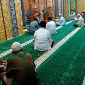 Kapolsek Delta Pawan Gelar Subuh Keliling di Masjid Al-Falah, Dekatkan Polisi dengan Warga