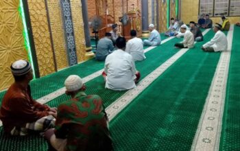Kapolsek Delta Pawan Ipda Chepry Perahera melaksanakan Subuh Keliling di Masjid Al-Falah Ketapang