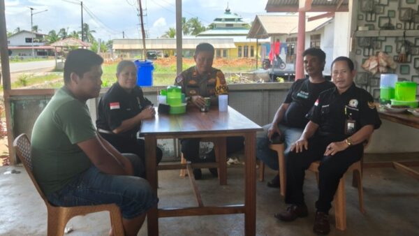 Kapolsek Matan Hilir Utara ngopi bareng tokoh masyarakat dengar keluhan warga