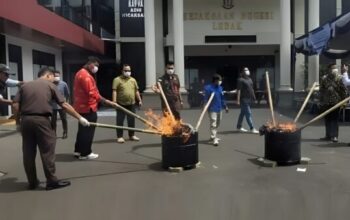 Kejaksaan Negeri Lebak memusnahkan sabu dan obat terlarang hasil perkara hukum