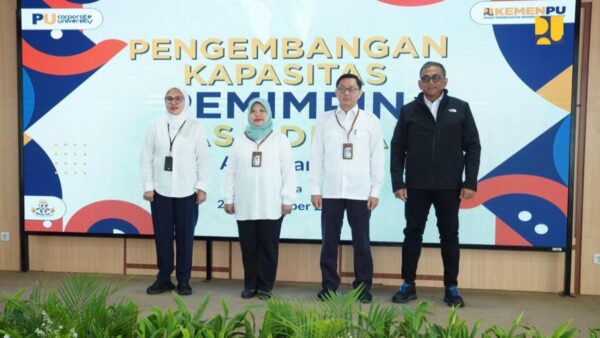 Sekjen Kementerian PU Wida Nurfaida membuka Pelatihan Pemimpin Masa Depan di Jakarta.