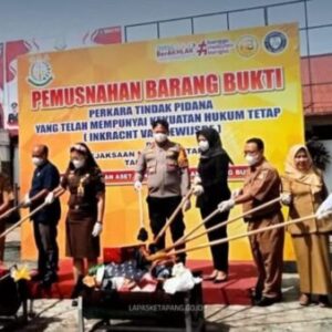 Lapas Kelas IIB Ketapang Ikut Musnahkan Barang Bukti Narkoba dan Sajam, Bukti Sinergi Penegak Hukum