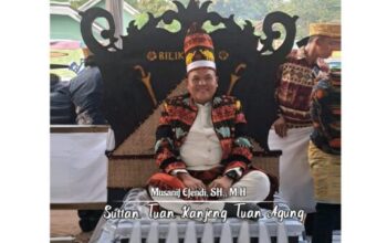 Musanif Efendi resmi menyandang gelar adat Suttan Kanjeng Tuan Agung dalam prosesi begawi Pepadun di Lampung Timur