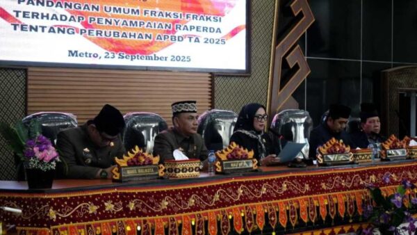 Paripurna DPRD Metro, Sutikno Wakili Enam Fraksi Sampaikan Pandangan Umum