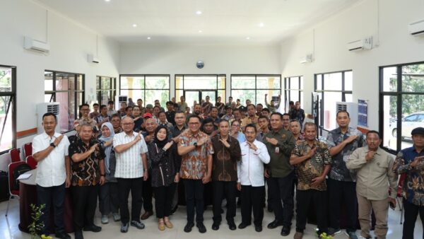 Pelatihan petani sawit oleh PTPN IV PalmCo di Riau untuk tingkatkan produktivitas.