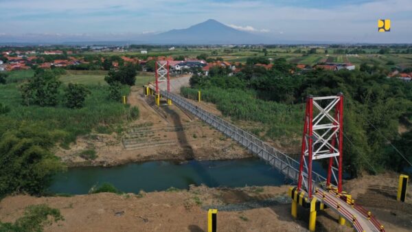 Pembangunan jembatan gantung oleh Kementerian Pekerjaan Umum untuk tingkatkan konektivitas desa