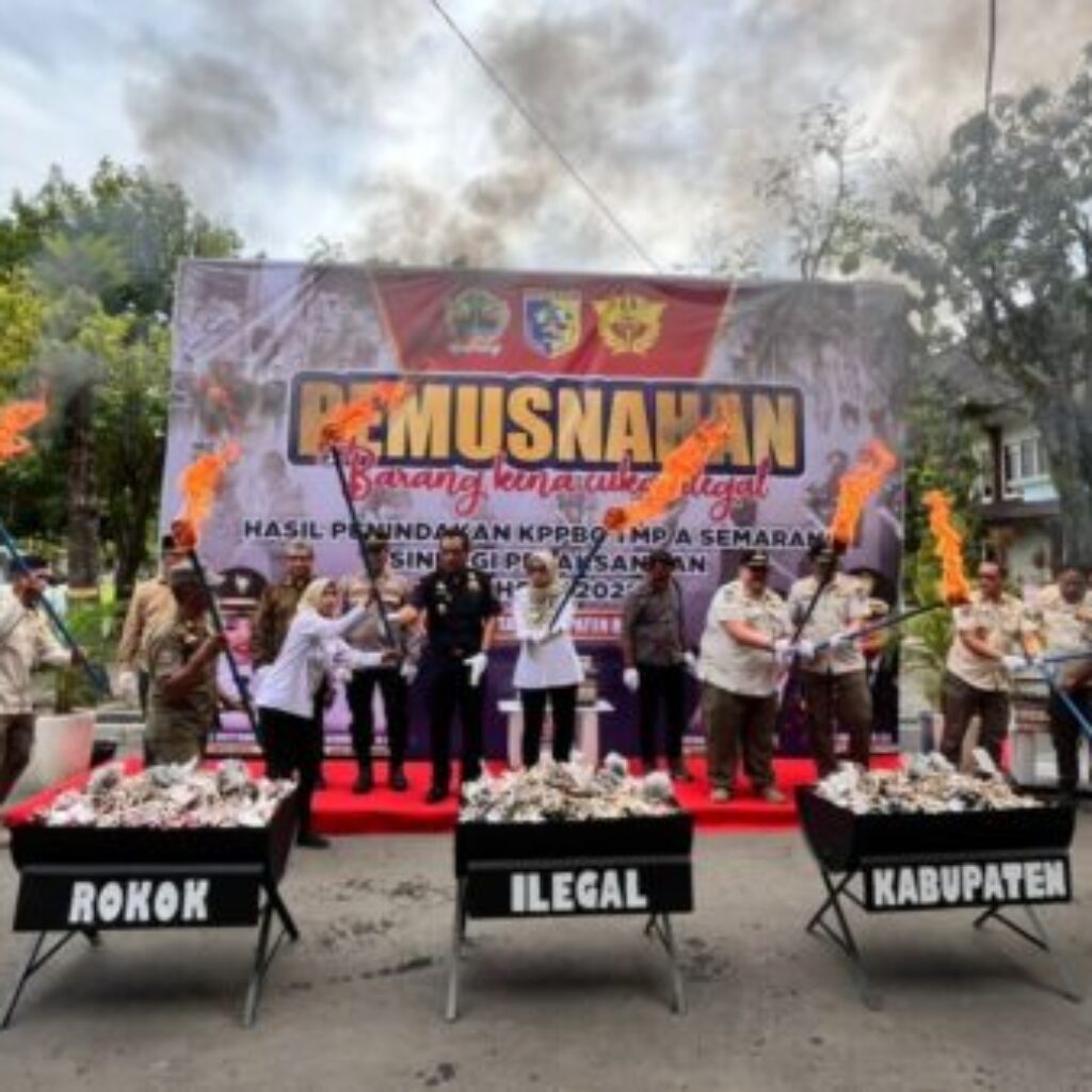Demak Musnahkan 1 Juta Batang Rokok Ilegal dan Ribuan Botol Miras, Bupati Tegaskan Efek Jera