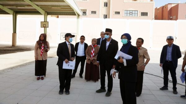 Peletakan batu pertama pembangunan Sekolah Indonesia di Riyadh oleh Menteri Pekerjaan Umum Dody Hanggodo.