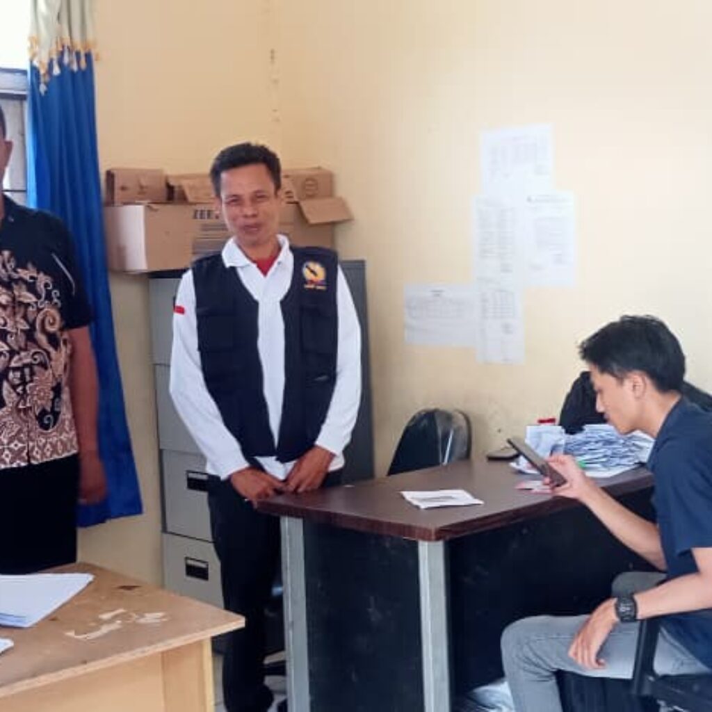 BLT Kesra untuk 328 KPM di Desa Parakanlima Disalurkan Kantor Pos Gunung Kencana