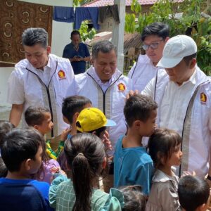 DPC Gerindra Madina Salurkan Bantuan untuk Korban Banjir di Muara Batang Angkola