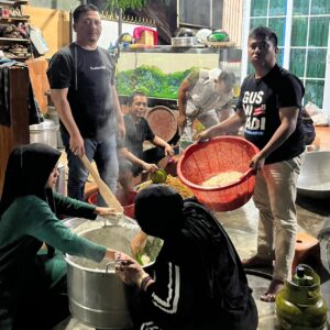 Fraksi Gerindra DPRD Binjai Masak Ribuan Nasi Goreng Bantu Warga Terdampak Banjir