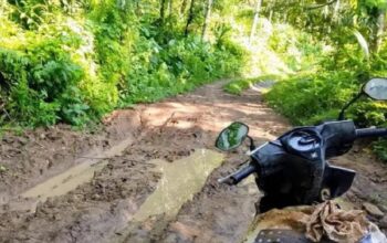 Jalan di Kampung Poleng Lebak Rusak Parah