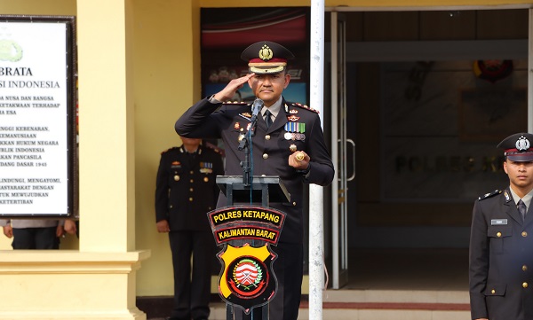 Kapolres Ketapang Pimpin Upacara Hari Pahlawan 2025 di Mapolres Ketapang