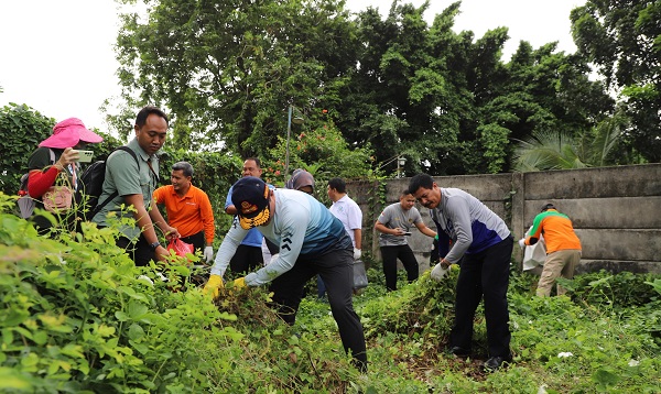 Kepala Terminal Pimpin Ratusan PPSU Bersihkan Terminal Kalideres