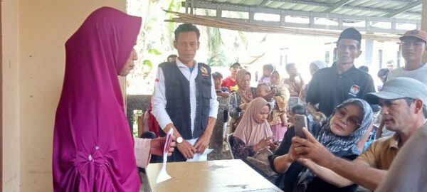 Pemdes Cirinten Salurkan BLT Kesra Rp900 Ribu ke 326 KPM Tanpa Potongan Satupun