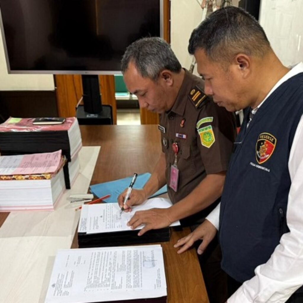 Polda Gorontalo Serahkan Berkas Kasus Korupsi Pemeliharaan Jalan Nani Wartabone ke Kejati, Tersangka RE Resmi Ditahan