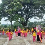 Belajar Sambil Bermain, TK Al-Furqon Kedungtuban Ajak Siswa Belajar di Alam Terbuka