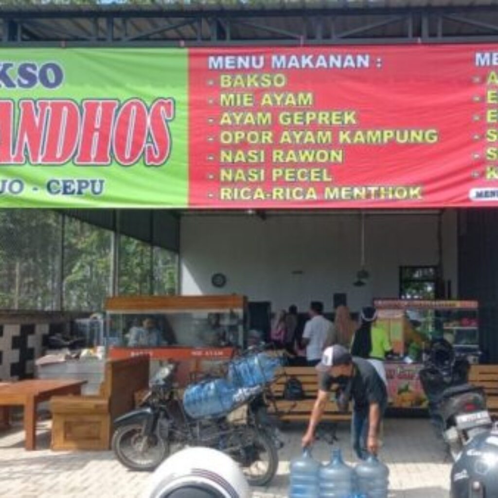 Bakso Jos Gandos Bu Hendri, Kuliner Legendaris yang Bikin Ketagihan di Cepu