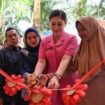 Polda Sumut Bedah Rumah Warga di Labusel, Kapolres Serahkan Kunci ke Keluarga Junaedi