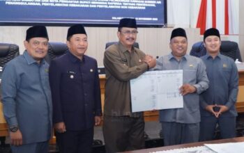 Rapat Paripurna DPRD Kabupaten Sukabumi menetapkan Propemperda 2026 dan Raperda Pelestarian Pengetahuan Tradisional.