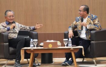 Menteri PU Dody Hanggodo memberikan kuliah umum tentang infrastruktur berkeadilan di Universitas Airlangga