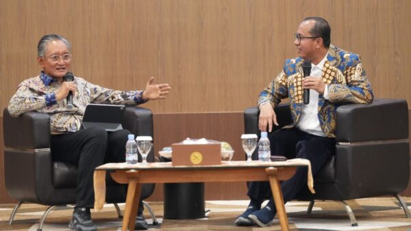 Menteri PU Dody Hanggodo memberikan kuliah umum tentang infrastruktur berkeadilan di Universitas Airlangga