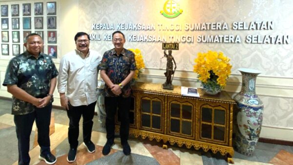 Jan Maringka bersilaturahmi dengan Kajati Sumsel Ktut Sumedana di Palembang