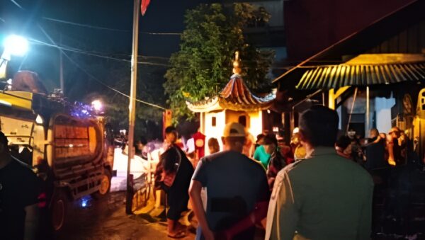 Kebakaran Altar Sam Bong Lin Than di Singkawang Barat akibat korsleting listrik