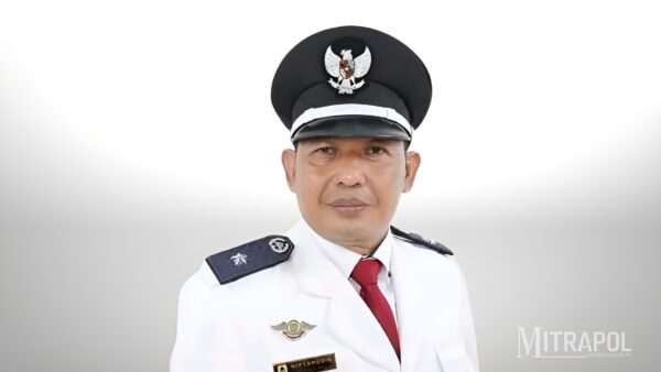 Kepala Desa Cirinten Niptahudin memberikan imbauan kepada warga terkait musim hujan