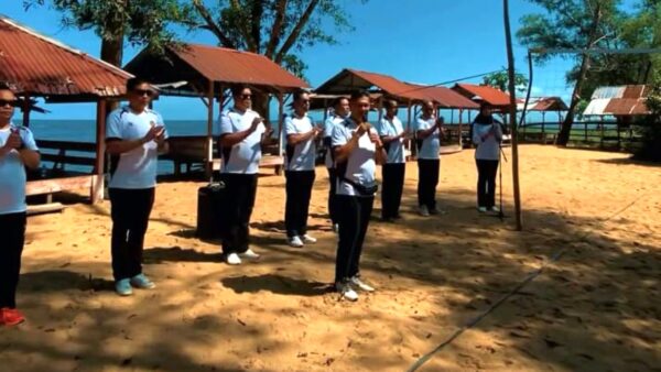 Petugas Lapas Ketapang mengikuti kegiatan FMD di Pantai Air Mata Permai
