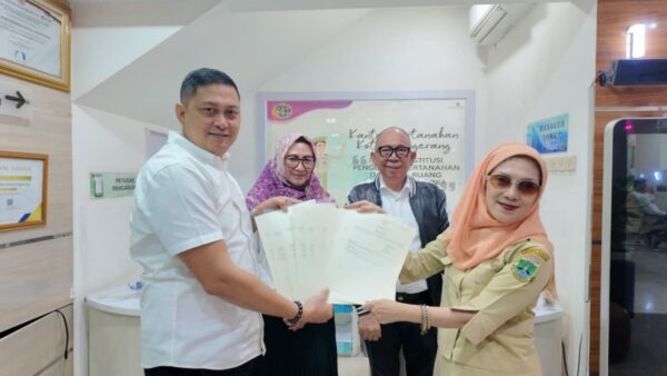 Penyerahan 14 sertipikat hak pakai untuk memperkuat legalitas aset daerah Pemprov Banten