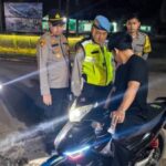 Polsek Nanga Tayap Gencarkan Patroli Kamtibmas di Pasar, Warga Diimbau Waspada dan Tertib Lalu Lintas