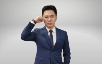 Thomas Candra memberikan ucapan selamat atas pelantikan DPW 234 SC Sumatera Selatan