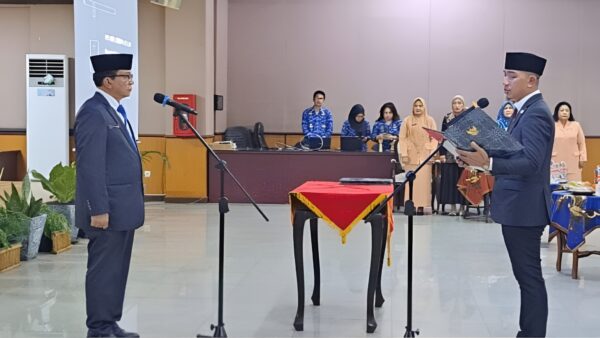 Halson Nainggolan resmi dilantik sebagai Penjabat Sekda Kabupaten Lebak oleh Bupati Hasbi Jayabaya