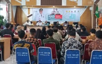 Sekda Ketapang Repalianto membuka pelatihan Satu Desa Satu Jurnalis di Kantor Bupati Ketapang.