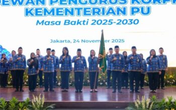 prosesi pengukuhan Dewan Pengurus KORPRI Kementerian PU periode 2025–2030