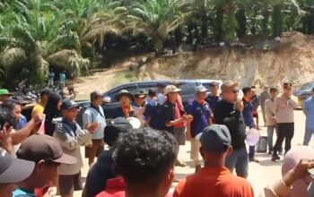 Petani sawit Ketapang gelar aksi protes menuntut keadilan hasil kebun plasma PT Umekah Sari Pratama