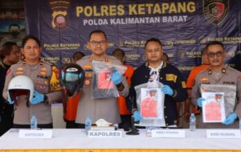 Kapolres Ketapang AKBP Muhammad Harris pimpin konferensi pers pengungkapan kasus curanmor