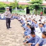 Sat Lantas Polres Sibolga Edukasi Pelajar SMP Lewat Program Police Goes To School