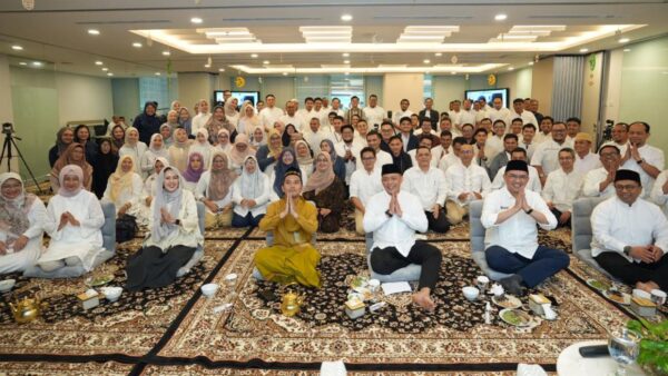 Ustadz Maulana mengisi acara Virtue PTPN IV PalmCo