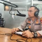 apolsek Medan Baru memaparkan strategi ungkap kasus curas dalam dialog Hallo Polisi RRI Medan.