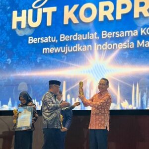 Perintis BPJS Kesehatan Fachmi Idris Raih Life Achievement KORPRI Award atas Dedikasi Bangun JKN