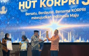 Fachmi Idris Raih Life Achievement KORPRI Award