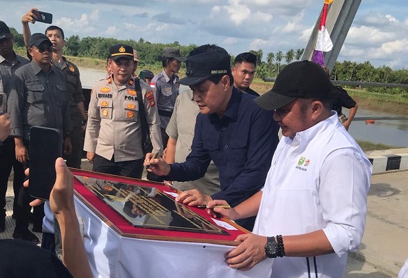 Gubernur Sumatera Selatan Resmikan Jembatan